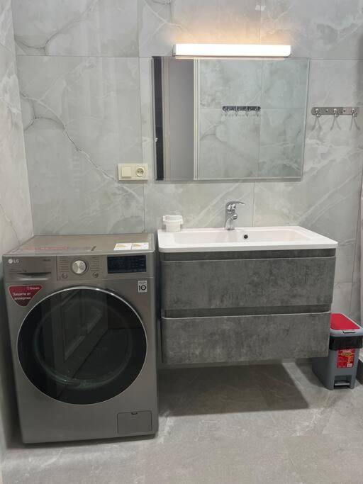 Spacious 2 Bedrooms In The Center Of Ереван Екстериор снимка