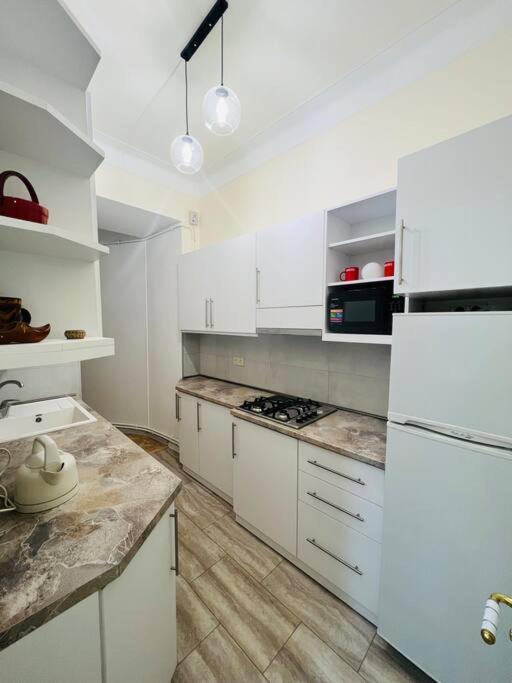 Spacious 2 Bedrooms In The Center Of Ереван Екстериор снимка