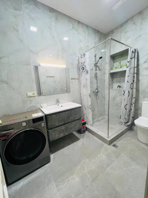 Spacious 2 Bedrooms In The Center Of Ереван Екстериор снимка