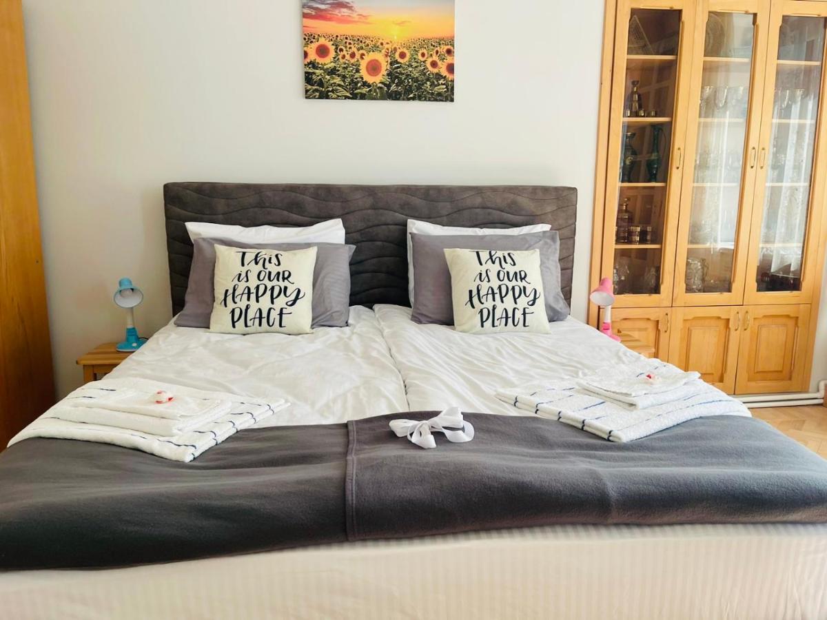Spacious 2 Bedrooms In The Center Of Ереван Екстериор снимка