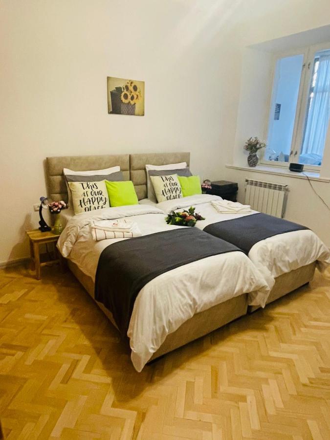 Spacious 2 Bedrooms In The Center Of Ереван Екстериор снимка