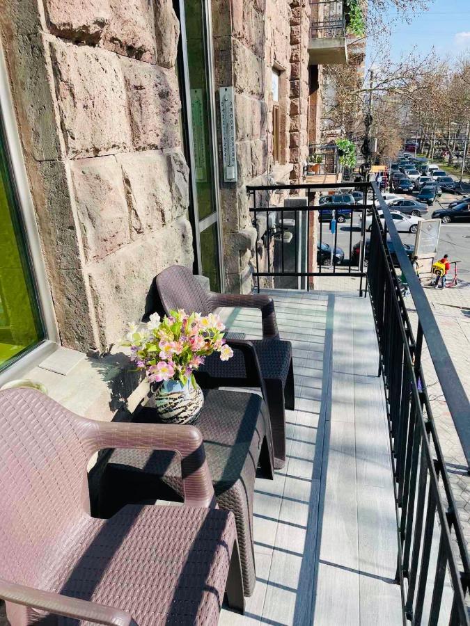 Spacious 2 Bedrooms In The Center Of Ереван Екстериор снимка