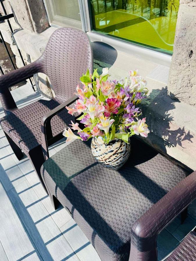 Spacious 2 Bedrooms In The Center Of Ереван Екстериор снимка